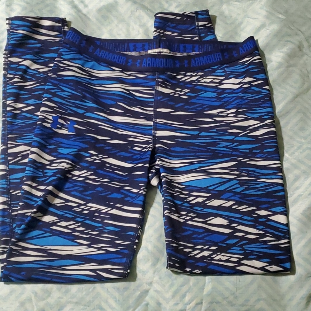 Under Armour compression leggings size Md.
